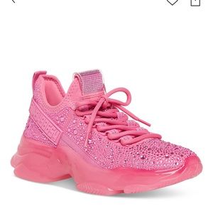 • 1-3/4" heel; 1" platform
• Round-toe lace-up slip-on